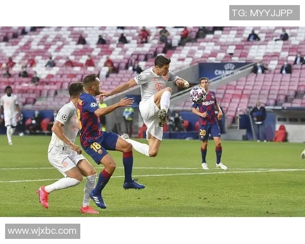 足球明星在场上的经典姿势与动作解析全方位展示他们的风采与技巧 足球明星在场上的经典姿势与动作解析全方位展示他们的风采与技巧